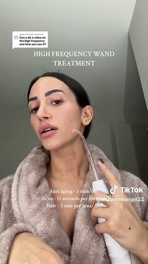 Replying to @Priscila info from @Elexis !!!#highfrequencywand #highfrequencyhairtreatment #highfrequency #highfrequencymachine #antiagingtreatment #acnetreatment #hairlosstreatment #finelinesandwrinklestreatment