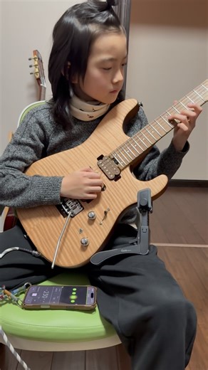 LyuAnrui on Instagram: "Quick challenge: finger workout for dexterity and endurance. Do you recognize which song it’s from?#guitar"