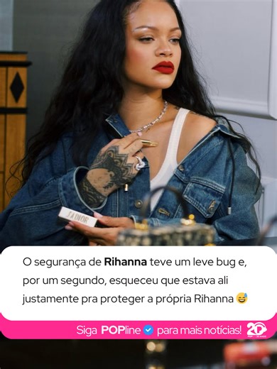 Um momento inusitado envolvendo Rihanna viralizou nas redes. O segurança da cantora pareceu dar uma desligada básica enquanto estava de plantão e foi flagrado simplesmente… coçando a barriga, como se nada estivesse acontecendo. Por um segundo, ele esqueceu completamente a missão. Aí veio o clique: piscou e pensou “ah, espera… essa é a Rihanna que eu estou protegendo”. Ícone até nisso, né? Vídeo: AjMachalaa