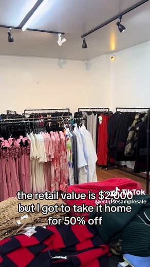 Who’s ready to shop🛍️🥰👠 Our multi brand sale is back and we are getting you ready for summer ☀️ shop with us till Sunday! Link in bio! 🔗 #eclipsesamplesale #samplesale #losangelessamplesale #samplesalelosangeles