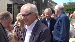 Yorkshire's own A Kestrel For A Knave author Barry Hines has been honoured with a blue plaque outside his former home - lovely tributes here from legendary Kes director Ken Loach and others... https://www.thestar.co.uk/news/people/video-kes-writer-barry-hines-blue-plaque-unveiled-at-former-south-yorkshire-home-418457 | Yorkshire Post