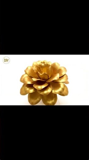 DIY Wall Art 🌸 | Plastic Spoon to Golden Flower Hack ♻️