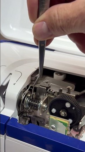 Thread stuck in the upper tension unit. Causing very loose embroidery tension. #cynthiasofbend