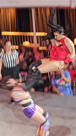 MISSILE DROPKICK from B3cca #womenswrestling
