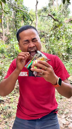 Noodle Eating Hacks for Survival in the Forest Discover the ultimate survival noodle eating secrets in the forest, where wilderness meets culinary skills. Learn how to cook and consume noodles in the wild, using minimal equipment and maximizing flavor. From foraging for ingredients to preparing a hearty meal, this video takes you on a journey of survival and self-sufficiency. Whether you're a seasoned outdoorsman or just starting to explore the world of wilderness survival, this video is packed 