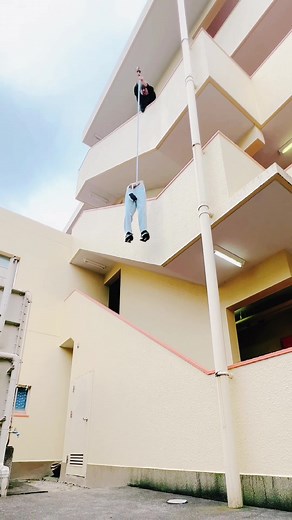 撮れた動画を投稿したら、動画を削除されました笑 だから裏側だけの投稿になります笑#あああつし #tiktok教室