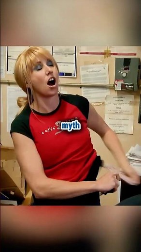 Do 🍒 Get Waitresses MORE Money? 💸
