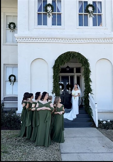 Bridesmaids' First Look at Drish House in Tuscaloosa