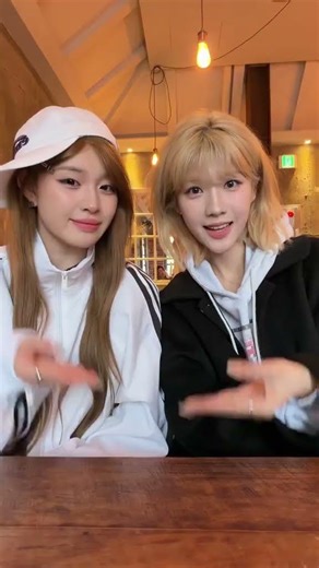 Master the Ultimate Travel Photo Transition with BFFs