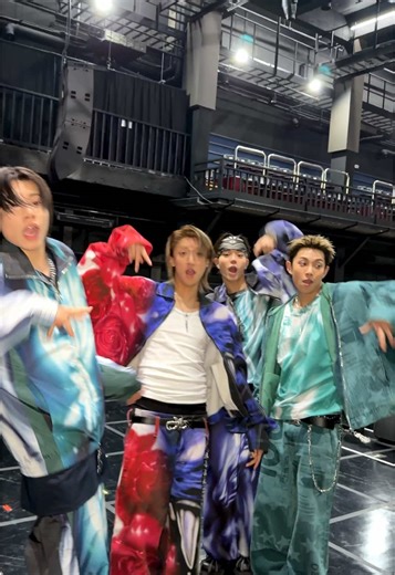 Who tapped into our debut showcase? 🌙👣 와주신 분들 모두 감사합니다 🙇🏻🤞🏼 #LNGSHOT #Moonwalkin #SHOTCALLERS