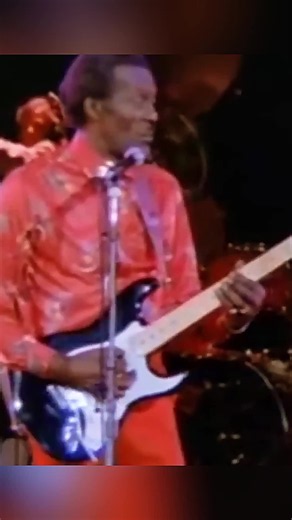 My Ding-A-Ling - Chuck Berry, 1972\t#70smusic #70ssong #70sthrowback #throwbacksongs #songlyrics \t215