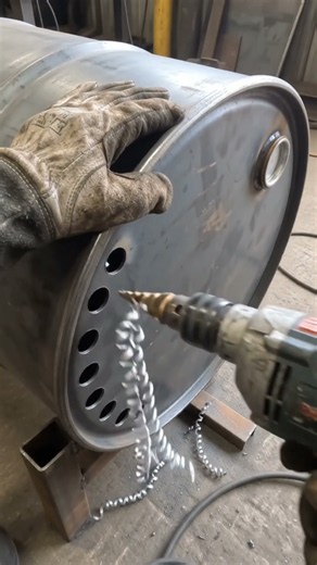 Building a DIY Smoker BBQ Grill from an Old Oil Drum (POV)