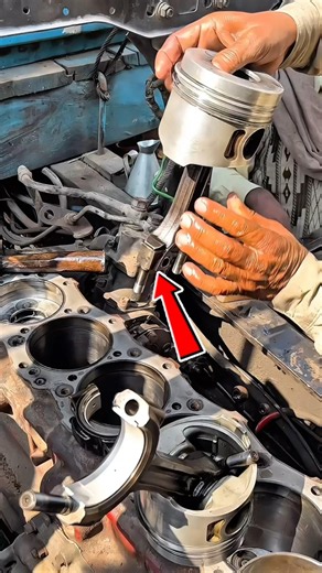 Commercial Diesel Engine Overhaul: Precision Piston Fitting Process! #shortsfeed #engine #mechanic