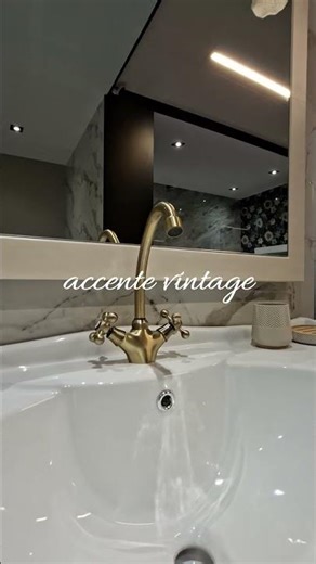 Baie eleganta cu accente de lemn si elemente vintage 🤎✨