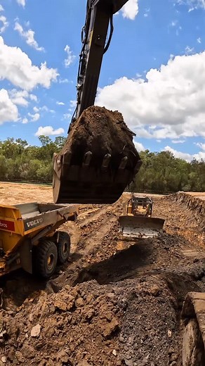 EatSleepDigRepeat on Instagram: "Volvo EC500 getting it done…"