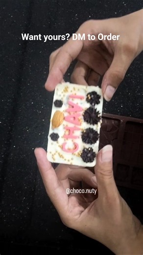 Customized Name Chocolate Bar 🤍🍪 | Oreo & White Chocolate | Handmade Personalized Chocolate #shorts