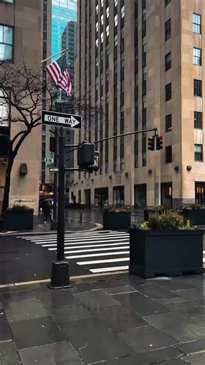 10 Must-Visit Locations in NYC | Best New York City Attractions
