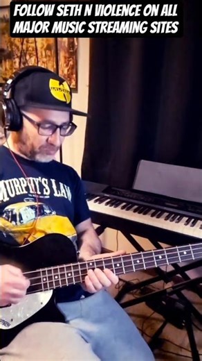 Jammin "Crazy Train" by Ozzy Osbourne / Blizzard of Ozz on bass guitar #bassguitar #bass #ozzy #seth