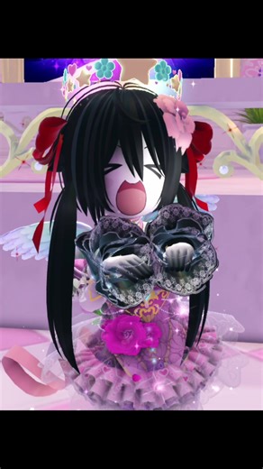 Maximalist Style in Royale High: Unleashing Your Creativity