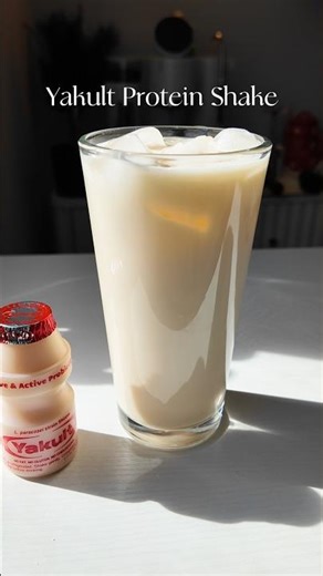 Yakult Probiotic Whey Protein Shake #yakult #probiotic #protein #wheyprotein #recipe #drink