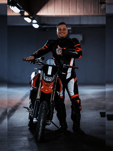 #piatek 13 No właśnie... ilu z Was wierzy w przesądy i historie o czarnych kotach przebiegających przez ulicę? Każdy z nas jest panem swojego losu i to od nas zależy czy dotrzemy bezpiecznie do celu. Jakie są Wasze plany na wyjazdy ? Dawajcie ciekawe trasy na wycieczki motocyklowe w komentarzach #wycieczka #podroze #trasa na #motocykle