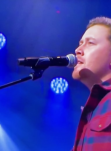 Scotty McCreery Emotional Live Performance of Five More Minutes