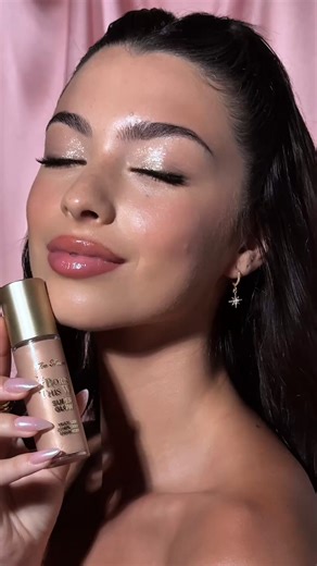 Too Faced Cosmetics on Instagram: "This glow hits different ✨🤩 Our NEW Born This Way Super Glow is a multi-use enhancer you can wear alone, mix into foundation, highlight with, or apply anywhere you want radiance! With 80% skincaring ingredients and a 12-emollient complex, it smooths and illuminates without settling into lines for a glow that looks like a facial in a bottle! ALL the glow, without the heavy metallic finish! 🌟 💖 Global Celebrity Makeup Artist @chinchilla 📸 @mishkasilva 🛍️ Pro