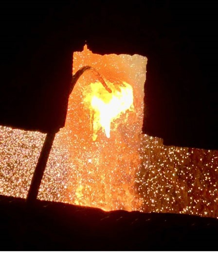 Cleaning a Ladle Purging Plug at Extreme Temperatures