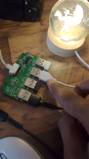 Electricity Experiment on Instagram: "USB Hub Mila 🤯 #experiment"