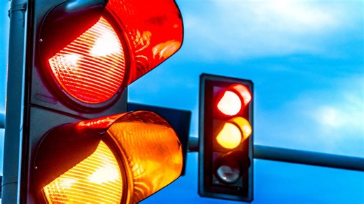 New proposal suggests adding a fourth light to traffic lights