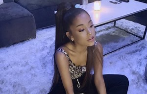 Ariana Grande visitó la NASA y se convirtió en astronauta por un día | VIDEO