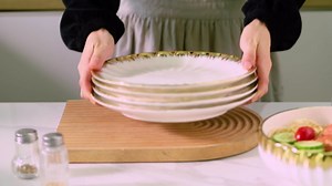 Dinner Plates, Ceramic dinner plates Set of 4, White Dinner Plate with Gold Rim, 10 Inch Dinnerware Dish Set for Kitchen Round Salad-Plates, Dessert Appetizer plate Serving Dishes for Parties