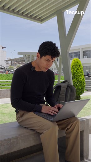 💻👨‍👧 Trabaja y estudia con las carreras a distancia de Tecsup. ¡Empieza en línea, tu carrera soñada! 💻👨‍👧 Estés donde estés, tu carrera no se detiene, con Tecsup. Carreras para gente que trabaja. ¡Estudia a distancia! | Tecsup