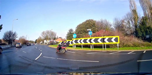 Chichester Driving Test Route. Portfield Roundabout turning right 3rd exit towards Brighton. For this roundabout a middle lane approach is recommended as it’s easier to exit the roundabout, but sometimes test candidates opt for the right-hand lane instead. If you use the right-hand lane you must also do it safely. | Paul Kerr Driving School