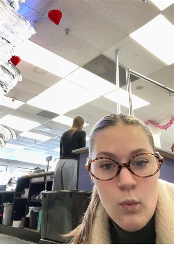 Come shop our local small business 🩷 #platosclosetlibertyville #platoscloset #smallbusinesscheck