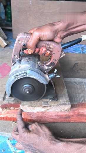 Easy wood working tips for carpenter 🪚 wood cutting level tools use #door #catting #tools