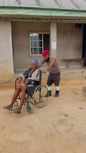 What should you do to make her happy? 🤔#viral #trendingshorts #babybullet_hgc #fyp #thixisdera