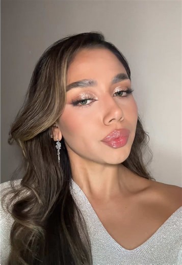 Ya subí el tutorial ✨ #holidaymakeup #newyearmakeup #glammakeup #glittermakeup