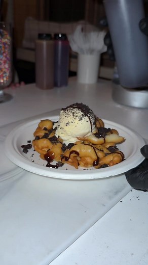 Chocolate drizzle #fyppppppppppppppppppppppp #foryoupage #PartyTreats #FunnelCake