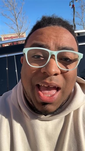 Can’t let a little snow stop me from upgrading my printer for the Kansas City Art Mail Club! The #1 snail mail club for all things local in Kansas City! Space for this month is almost as Mac capacity! If you want a letter going out Feb 1st, sign up at my link in the bio! #kansascity #kansascityartist #theodavisart #kansascityart | Theo Davis Art