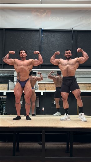 VICTOR COMPAÑ on Instagram: "Después de unos años volvemos a compartir tarima y se que pronto será ya en competencia. 👊🏻🔥 @andrsaburto - - - #motivacion #classic #posing #team #fitness #friends #gym #culturismo"