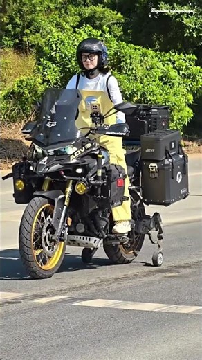 She Made My Morning, This DS625X Looks Like a Plane at Stoplights #girlrider #motorcycle #bikelife