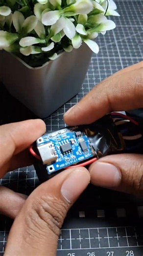 DIY Li-ion Battery Charger🔋 USB Type-C #trending #arduino #trending #diy #shorts