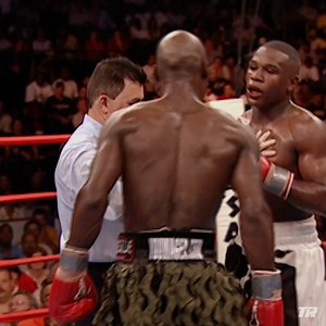 Mayweather told that man to quit crying 🥶 | Top Rank Boxing