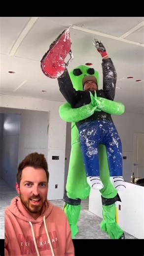 Christopher Gambino on Instagram: "Drywall in an Alien costume! 😂😭 #construction #construção"