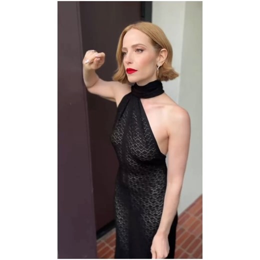 Jaime Ray Newman (Nattiv) on Instagram: "Evening Before Emmy Party for @mptf Obsessed with my EPIC glam team: @taraaquilinastyle 🛍️ @lisadempseymakeup 💄 @michaelforrey 💇‍♀️ @marie_mas_jewelry 💎 @helsastudio 👗"