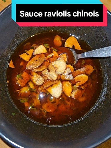 Sauce pour accompagner raviolis, nems, samoussa etc -Ail -Oignons cebette -Purée de piment -Poivre, paprika, sel -Persil plat et si vous êtes gourmands vous pouvez rajouter des cacahuètes #tiktokfood #foodlover #asiatique #saucechinoise #saucenem #foodtok #sauce #cuisine #cuisinechinoise #chinesefood #food #recettefacile #recettesimple