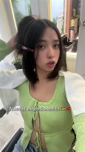 Extensiones de cabello nuevas: cómo elegir y mantenerlas