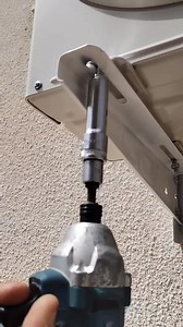 1.6M views · 10K reactions | Installation climatisation جماعة التيراج او فيد ، ما تنخلعوش ، درنالو التراج التليفون طفى برك 藍藍藍藍 ما نركيوش لي كليماتيزور ،هذا ركبتو في داري  #climatisation #algerie #Climatiseur #installation | Cherif GoProtect | Facebook