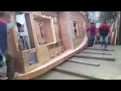 Costruzione barca in legno presso cantiere nautico Andrea Tesoriero - Panarea (Isole Eolie)